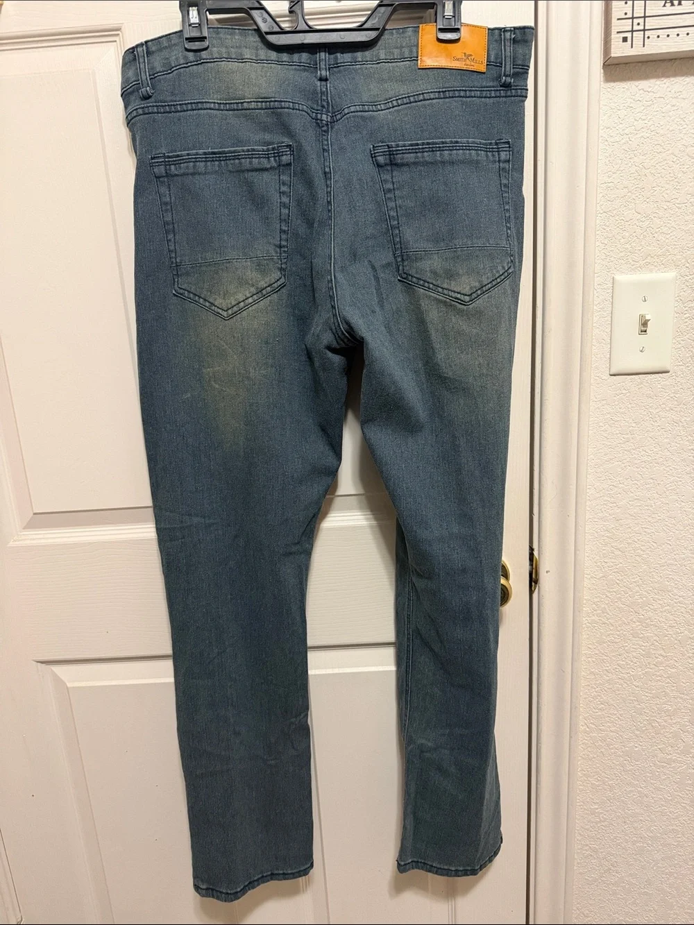 Men's Slim Straight Jeans in Faded Blue Wash